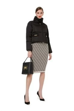 Elisabetta Franchi Bomber Jackets CROP PADDED DOWN JACKET WITH GOLD ACCESSORIES Black 6 Elisabetta Franchi Bomber Jackets CROP PADDED DOWN JACKET WITH GOLD ACCESSORIES Black -Elisabetta Franchi Winkel 191755d14af24e12b726b3bf18830a35