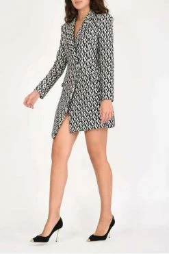 Elisabetta Franchi Casual Jurken Short Dresses Black 8 Elisabetta Franchi Casual Jurken Short Dresses Black -Elisabetta Franchi Winkel 2c295e2d0d99a6c2610d2c6d144acc80