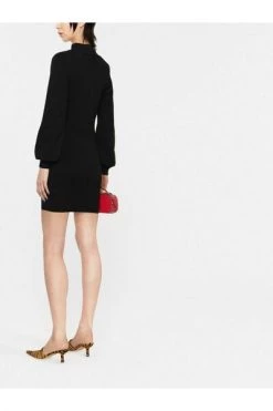 Elisabetta Franchi Casual Jurken Funnel-neck Knitted Short Dress Black -Elisabetta Franchi Winkel 612d8abb00efd42c40dbe2e5ed326c36