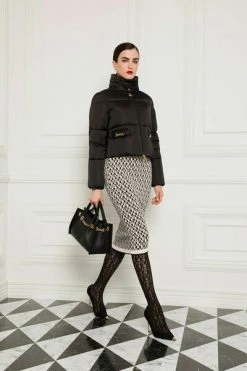 Elisabetta Franchi Gewatteerde Jassen Down Jackets Black 7 Elisabetta Franchi Gewatteerde Jassen Down Jackets Black -Elisabetta Franchi Winkel 9373b038486736c7045939a627cf3b28